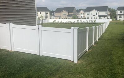 What Are the Benefits of Vinyl Fencing?